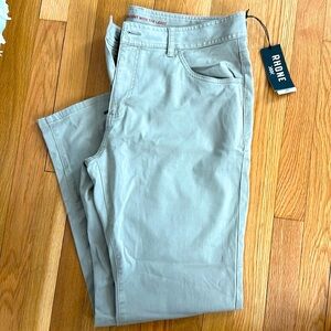 New
RHÔNE -Khaki Everyday Twill Pant
Size -36x32
